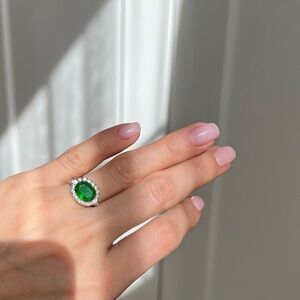 Green Crystal Bezeled Silver Plated Ring sz.6.25